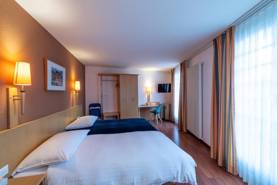 Les Negociants Hotel Vevey Luaran gambar