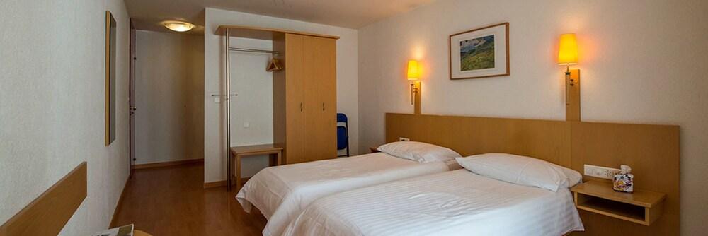 Les Negociants Hotel Vevey Luaran gambar
