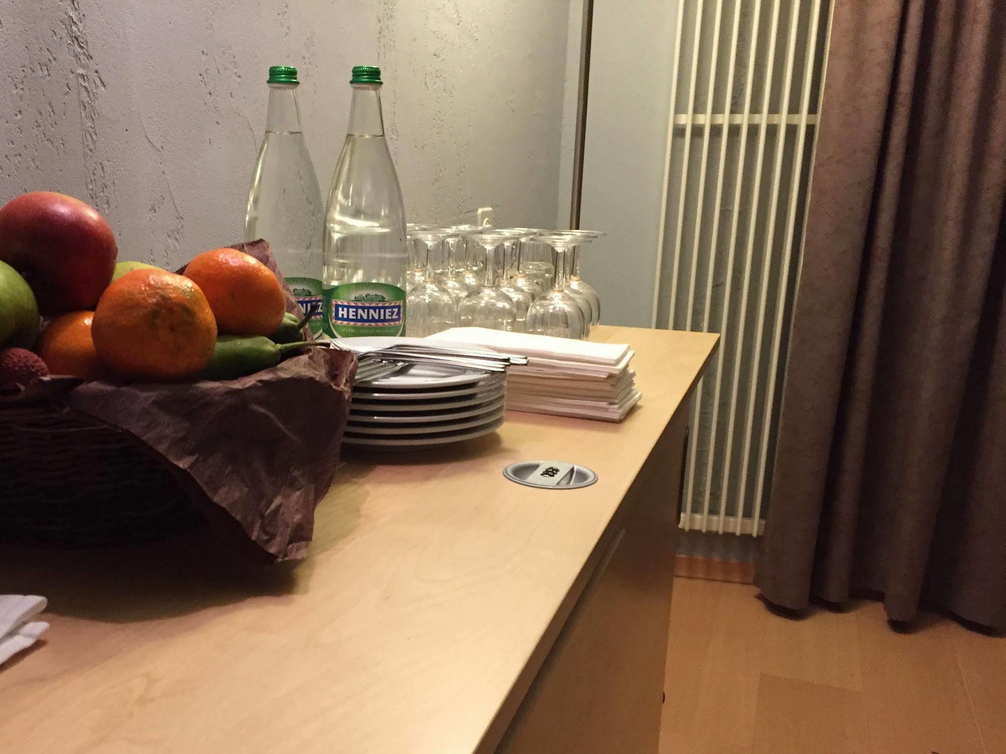 Les Negociants Hotel Vevey Luaran gambar
