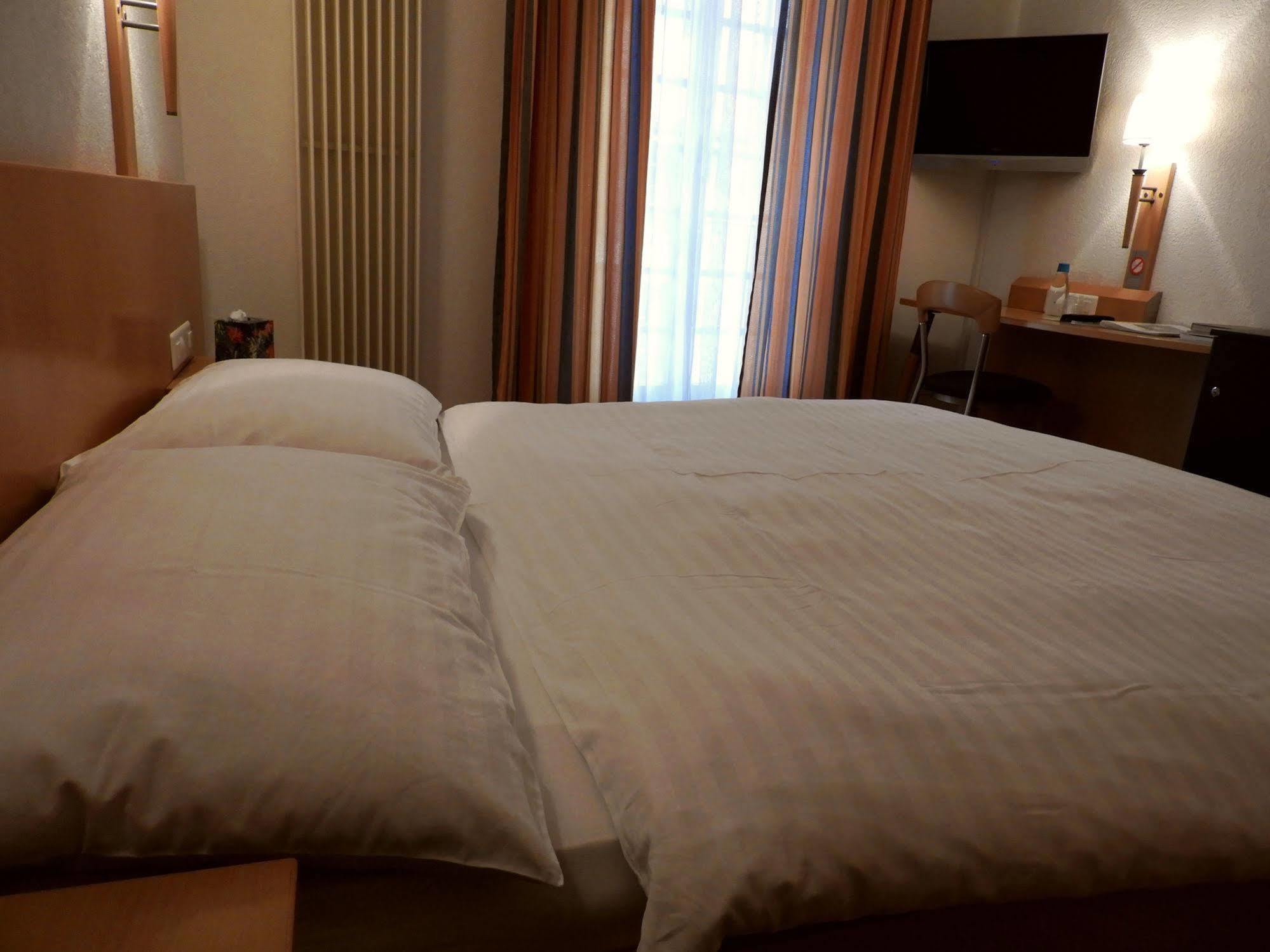 Les Negociants Hotel Vevey Luaran gambar